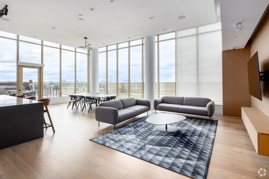 More Photos Of 9 Croham Rd, Toronto Apartments For Lease