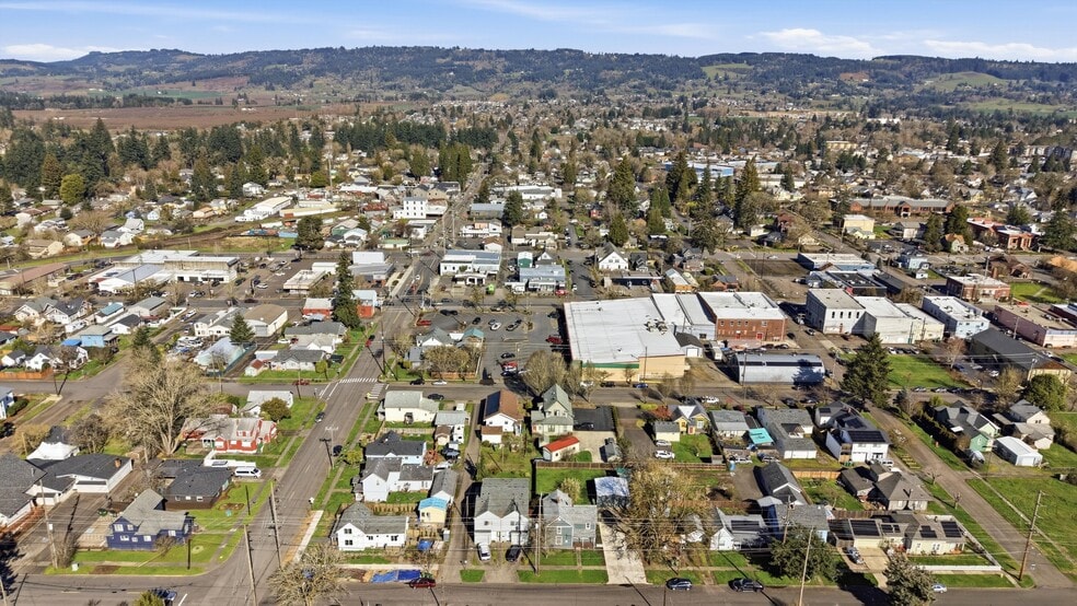 More Photos Of 114 E 2nd St, Newberg Office For Sale