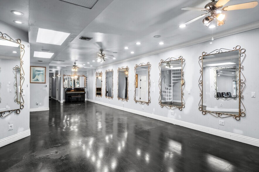 More Photos Of 2517 W Beverly Blvd, Montebello Storefront Retail Residential For Sale