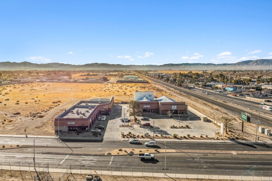 More Photos Of 408-418 W Avenue J, Lancaster General Retail For Lease