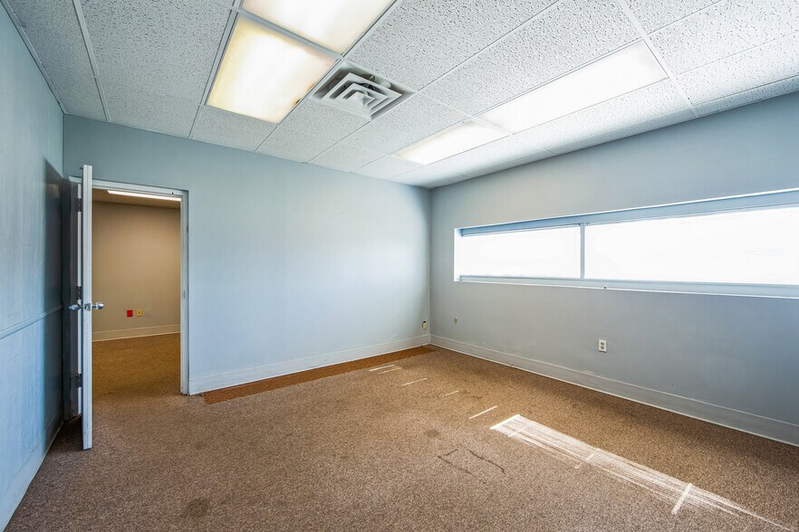 More Photos Of 2169 E High St, Pottstown Office For Lease
