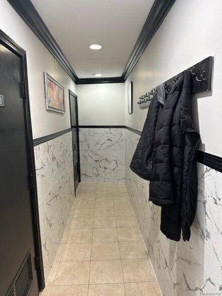 More Photos Of 1252 N Ballenger Hwy, Flint General Retail For Sale