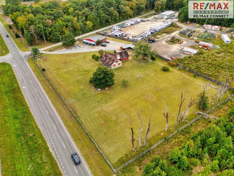 More Photos Of 17466 Benns Church Blvd, Smithfield Freestanding For Sale