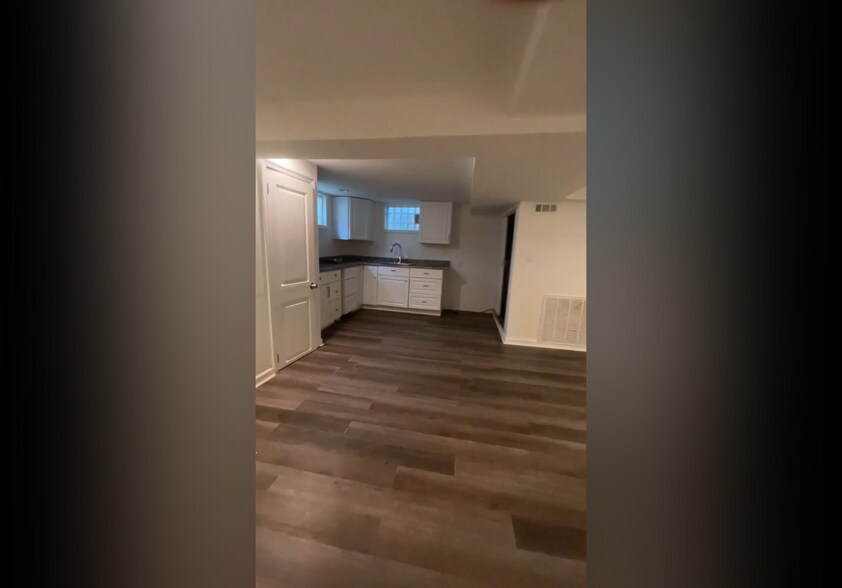 More Photos Of 2401 Huntington Ave, Alexandria Office For Sale