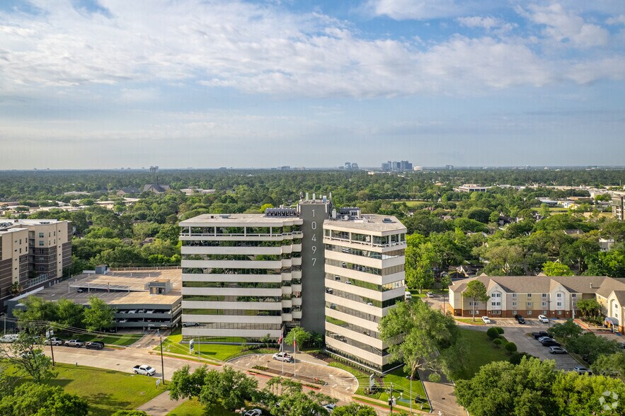More Photos Of 10497 Town & Country Way, Houston Office For Sale