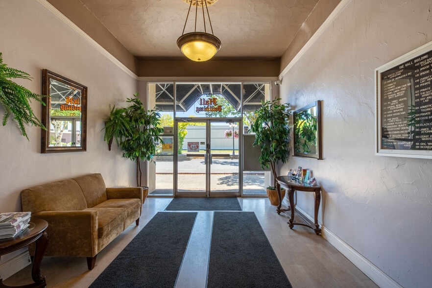 More Photos Of 340 Central Ave, Coos Bay Medical For Lease