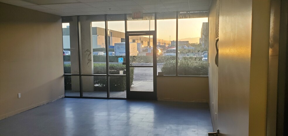 More Photos Of 681 Anita St, Chula Vista Warehouse For Lease