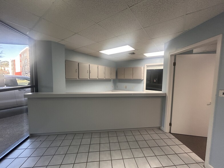More Photos Of 210 Exchange Pl NW, Huntsville Office For Lease