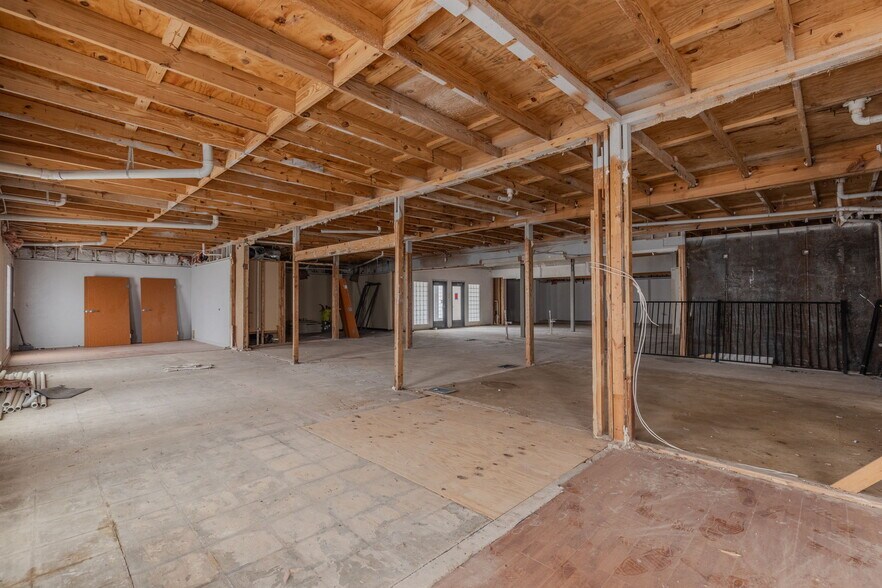 More Photos Of 2908 E Trinity Mills Rd, Carrollton Office For Lease