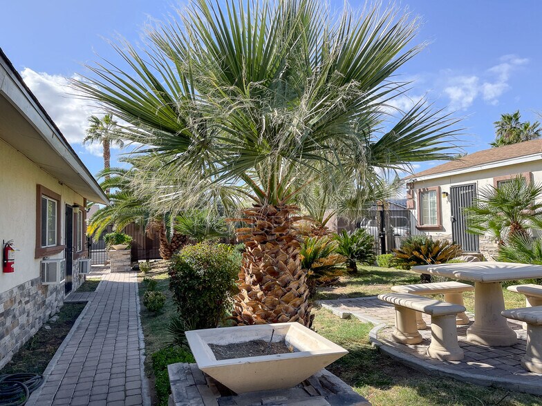 More Photos Of 1921 Stewart Ave, Las Vegas Apartments For Sale