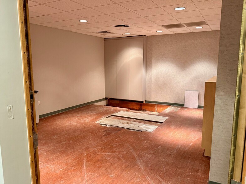 More Photos Of 1 Randall Sq, Providence Medical For Sale