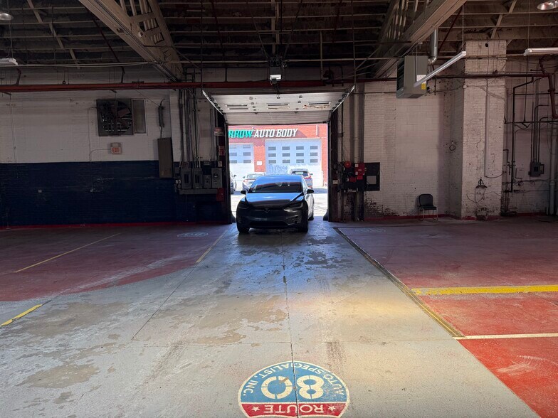 More Photos Of 860 Market St, Paterson Service For Lease