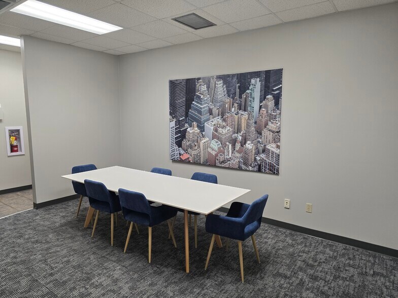 More Photos Of 317 W Walnut St, Green Bay Office For Lease