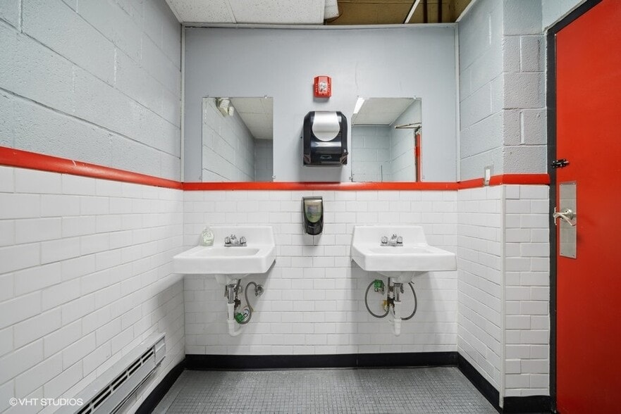 More Photos Of 1820 W Irving Park Rd, Schaumburg Fast Food For Sale