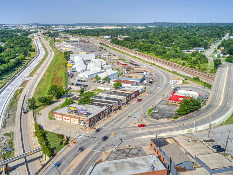 More Photos Of 4067 Southwest Blvd, Tulsa General Retail For Sale