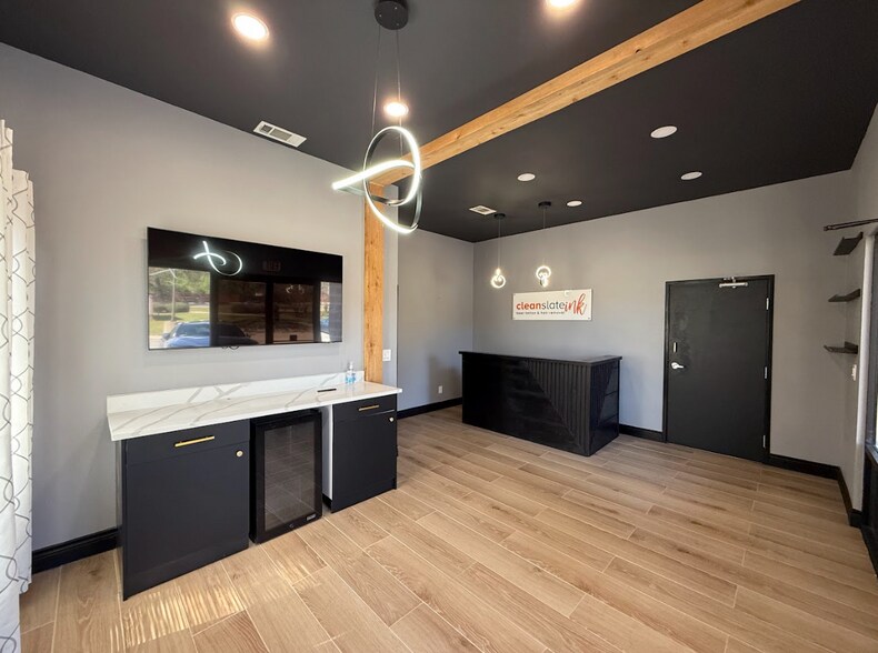 More Photos Of 5815 William Cannon Dr W, Austin Office For Lease