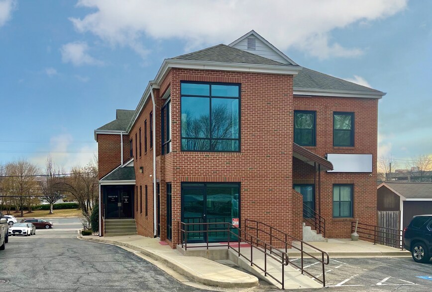 More Photos Of 2086 Generals Hwy, Annapolis Office For Lease