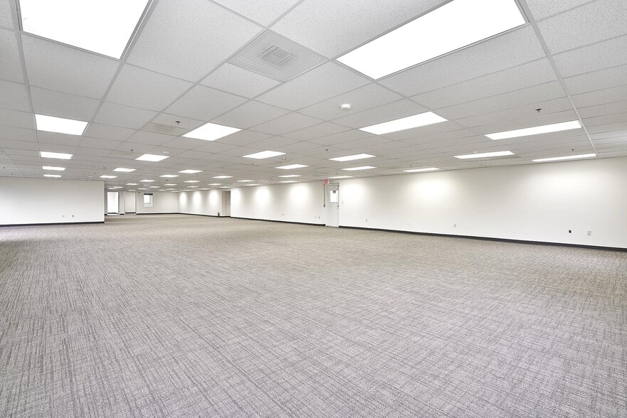 More Photos Of 132 Business Center Dr, Corona Manufacturing For Lease