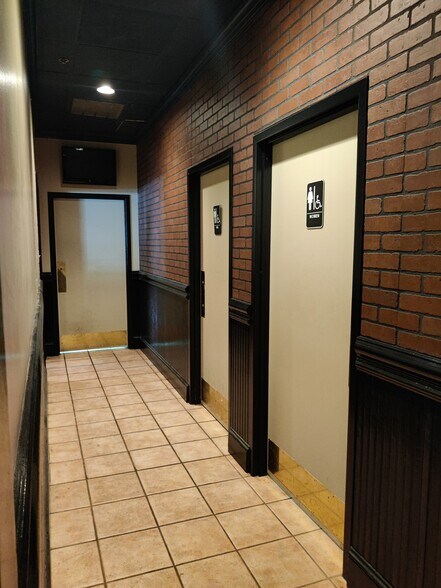 More Photos Of 42882 Truro Parish Dr, Ashburn Storefront For Sale