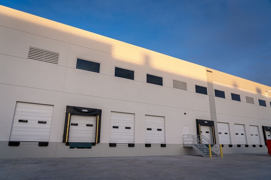 More Photos Of 17776 E 84th Ave, Commerce City Unknown For Lease