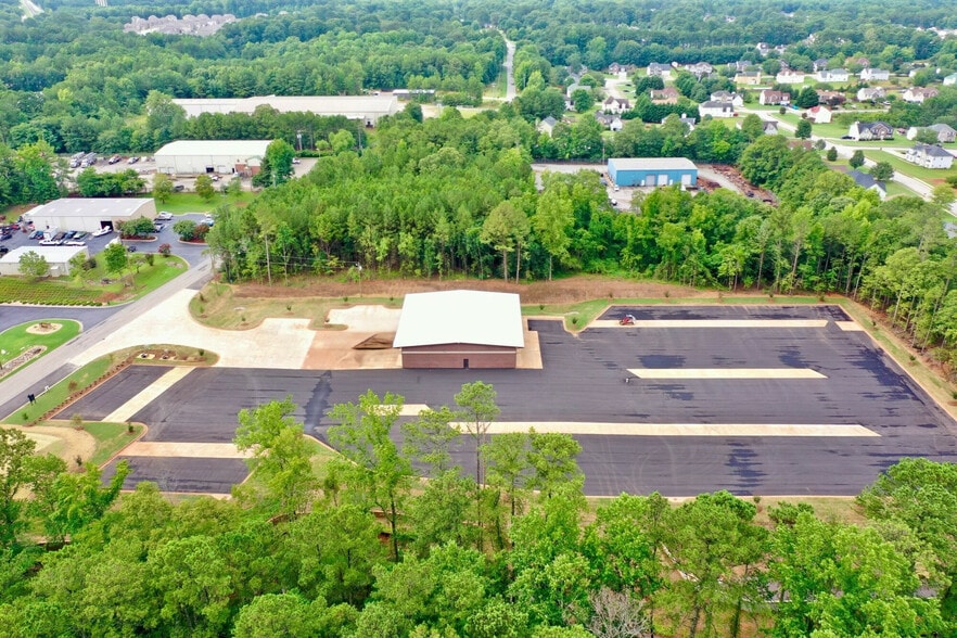 More Photos Of 570 Steele dr, Hampton Truck Terminal For Lease