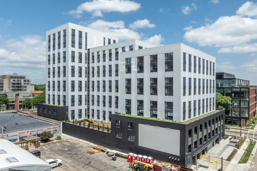 Primary Photo Of 849 E Washington Ave, Madison Apartments For Lease