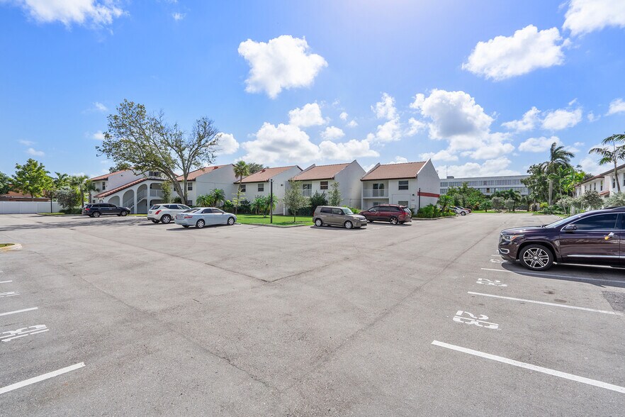 More Photos Of 700-728 SW 81st Ter, North Lauderdale Apartments For Sale