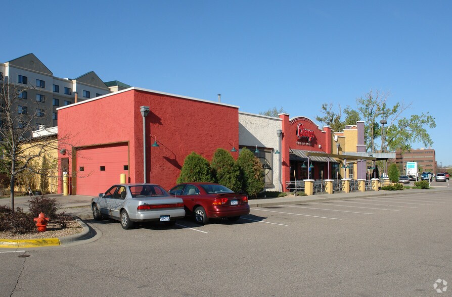 More Photos Of 2251 Killebrew Dr, Minneapolis Restaurant For Lease