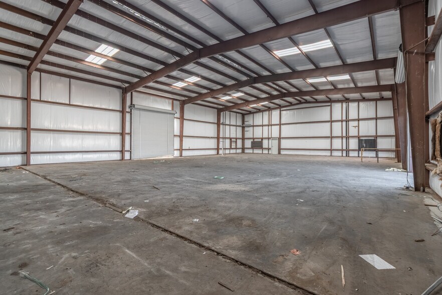 More Photos Of 7904 Irvington Blvd, Houston Warehouse For Sale