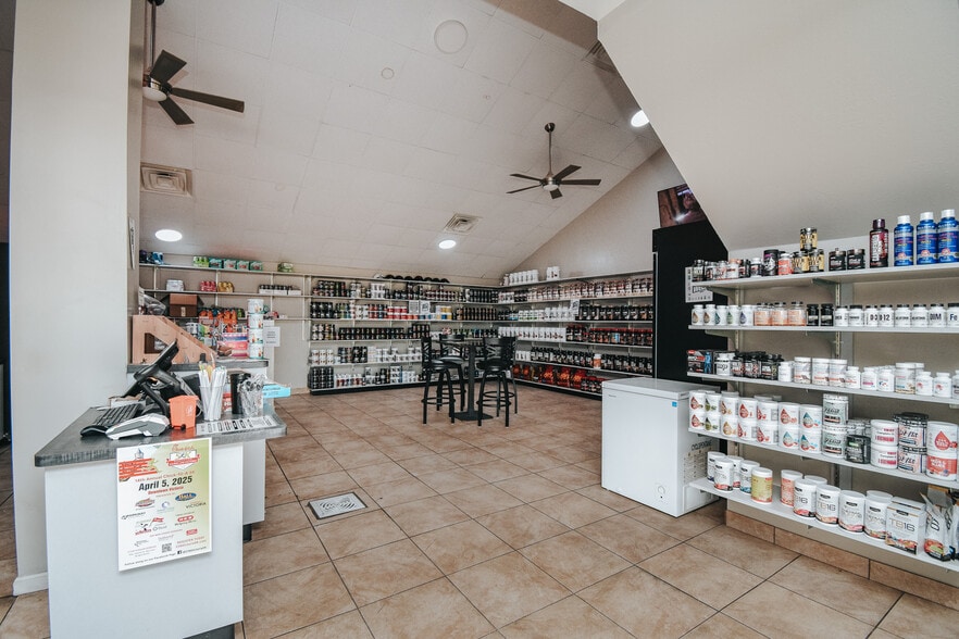 More Photos Of 6801 N Navarro St, Victoria Storefront Retail Office For Lease
