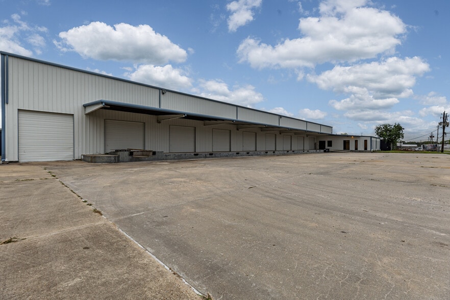 Primary Photo Of 10811 Warwana Rd, Houston Warehouse For Sale