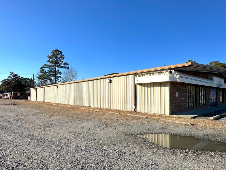More Photos Of 130 S Fairview Rd, Rocky Mount Flex For Sale