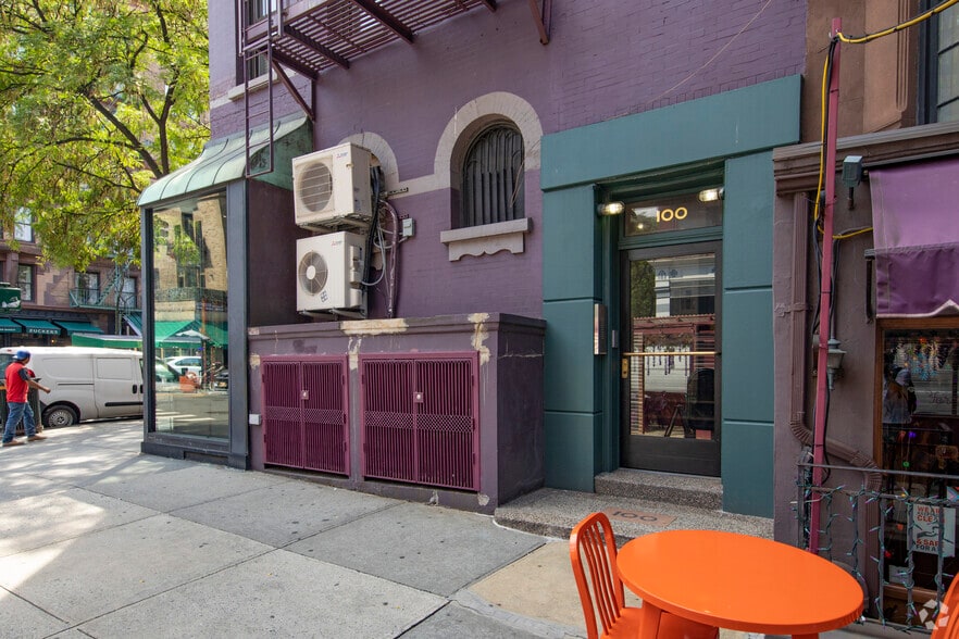 More Photos Of 100 W 73rd St, New York Apartments For Lease