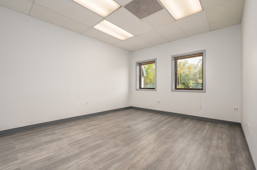 More Photos Of 9094 Baltimore Ave, College Park Office For Lease