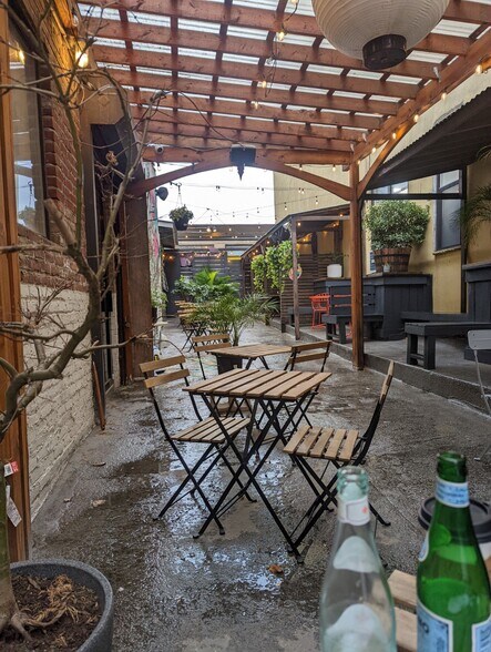 More Photos Of 111-119 Ingraham St, Brooklyn Manufacturing For Lease