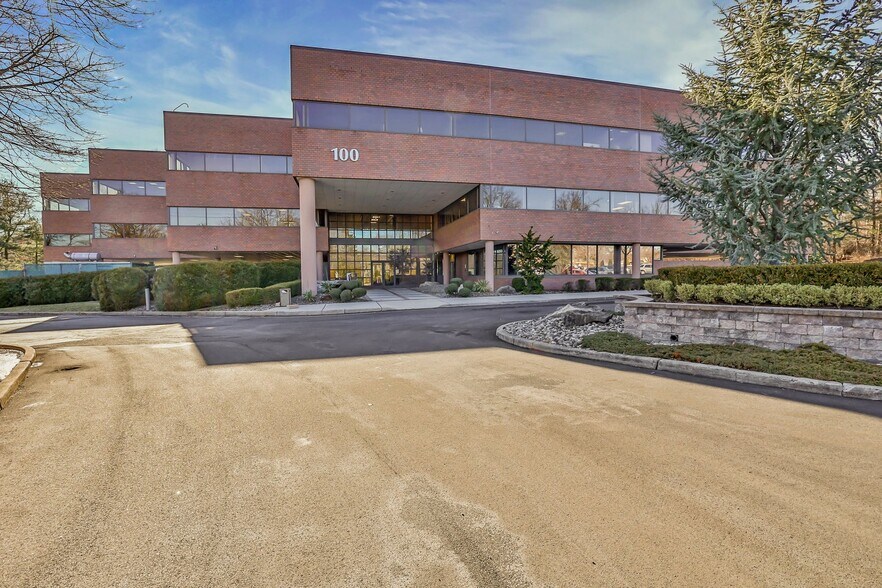 More Photos Of 100 Dutch Hill Rd, Orangeburg Office For Sale