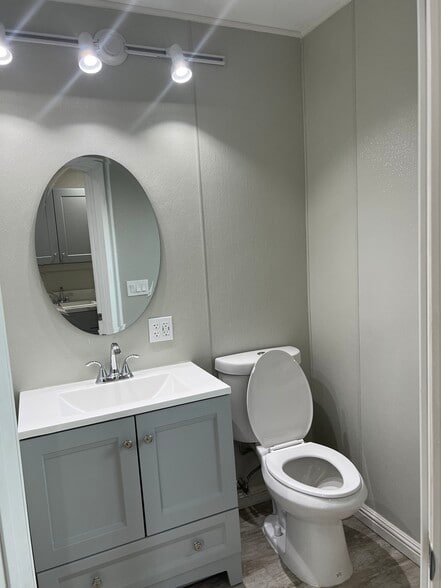 More Photos Of 3193 Imperial Ave, San Diego Freestanding For Lease