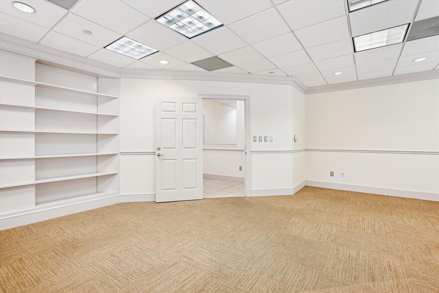 More Photos Of 1501 Duke St, Alexandria Office For Lease