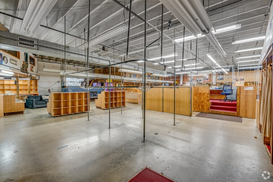 More Photos Of 2601 NW 6th Ave, Miami Freestanding For Sale