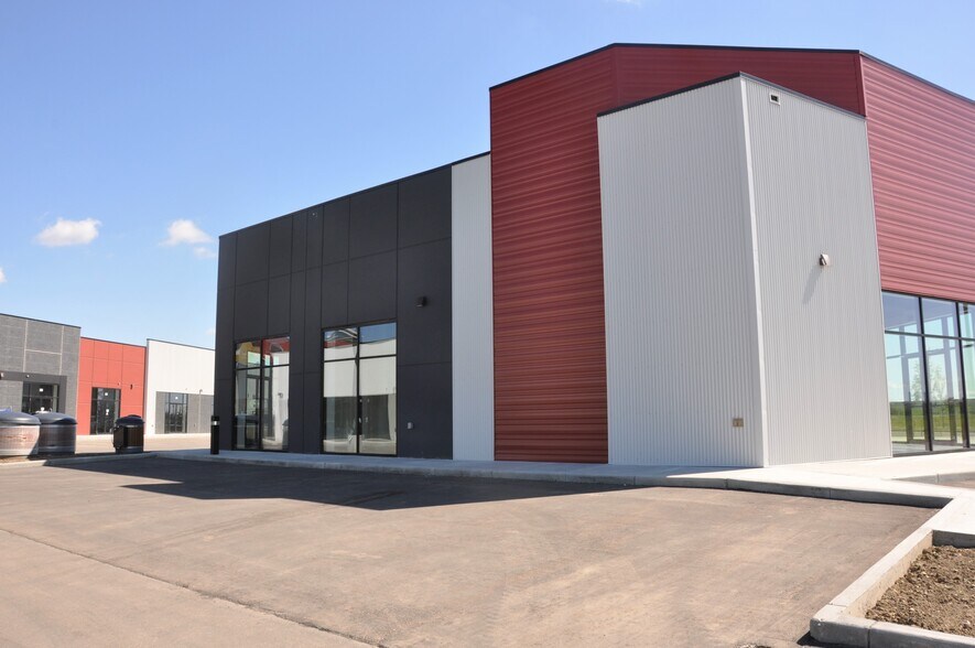 More Photos Of 180 Mistatim Rd, Edmonton General Retail For Sale