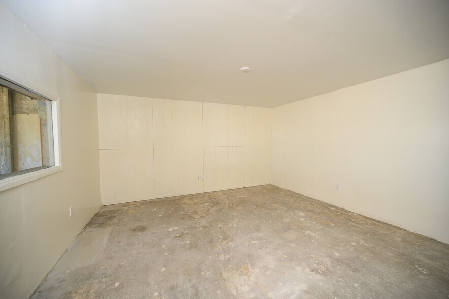 More Photos Of 7312-7318 S Western Ave, Los Angeles Auto Repair For Sale