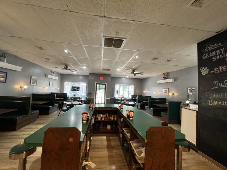 More Photos Of 518 Salmon Brook St, Granby Unknown For Lease