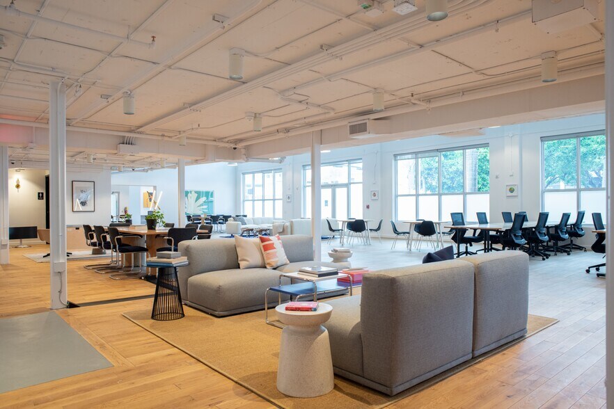 More Photos Of 429 Lenox Ave, Miami Beach Office For Lease