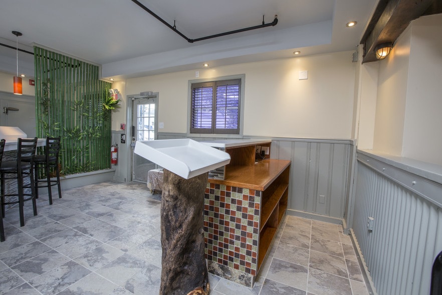 More Photos Of 1145 Easton Rd, Abington Township Bar For Sale