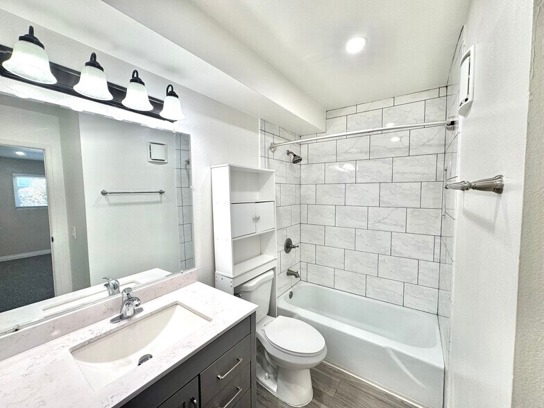 More Photos Of 1015 E Ohio Ave, Escondido Apartments For Sale