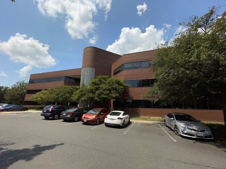 More Photos Of 3930 Pender Dr, Fairfax Medical For Lease