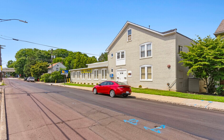 More Photos Of 113 E Chestnut St, Souderton Self Storage For Sale