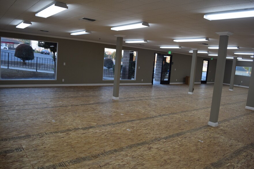 More Photos Of 2810-2856 Hamner Ave, Norco Unknown For Lease