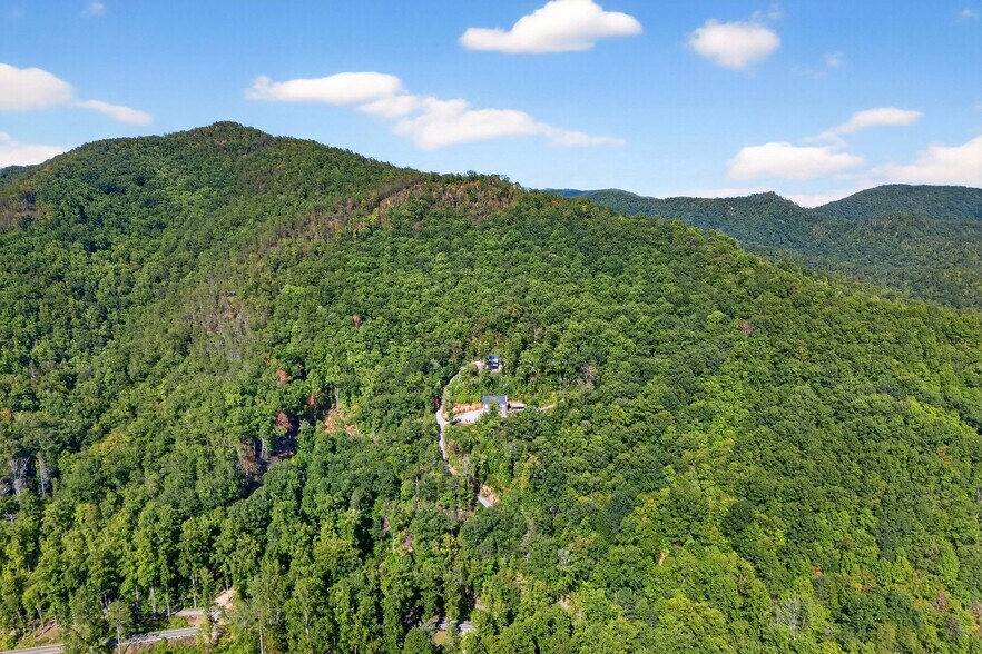 More Photos Of 8026 Buck Creek Rd, Marion Apartments For Sale