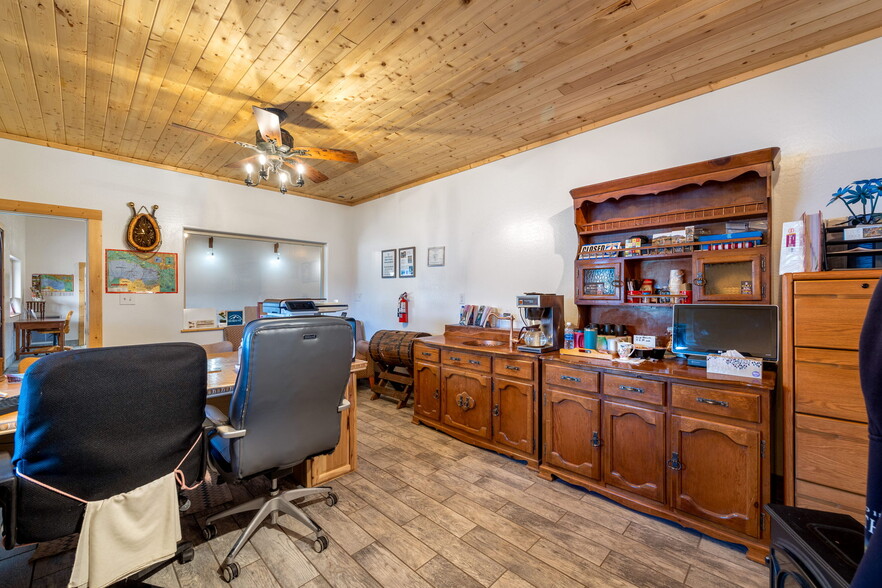 More Photos Of 2 County Road 2141 rd, Alpine Hotel For Sale